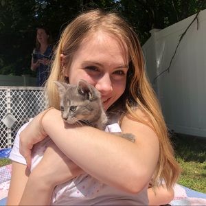 Meet your Posher, Ella